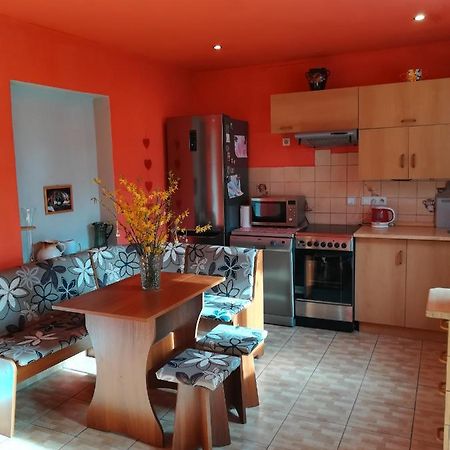 Prazdninovy Byt Arin Apartment Jachymov Exterior photo