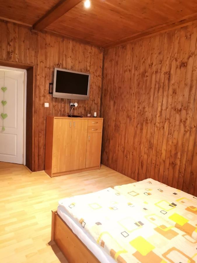 Prazdninovy Byt Arin Apartment Jachymov Exterior photo